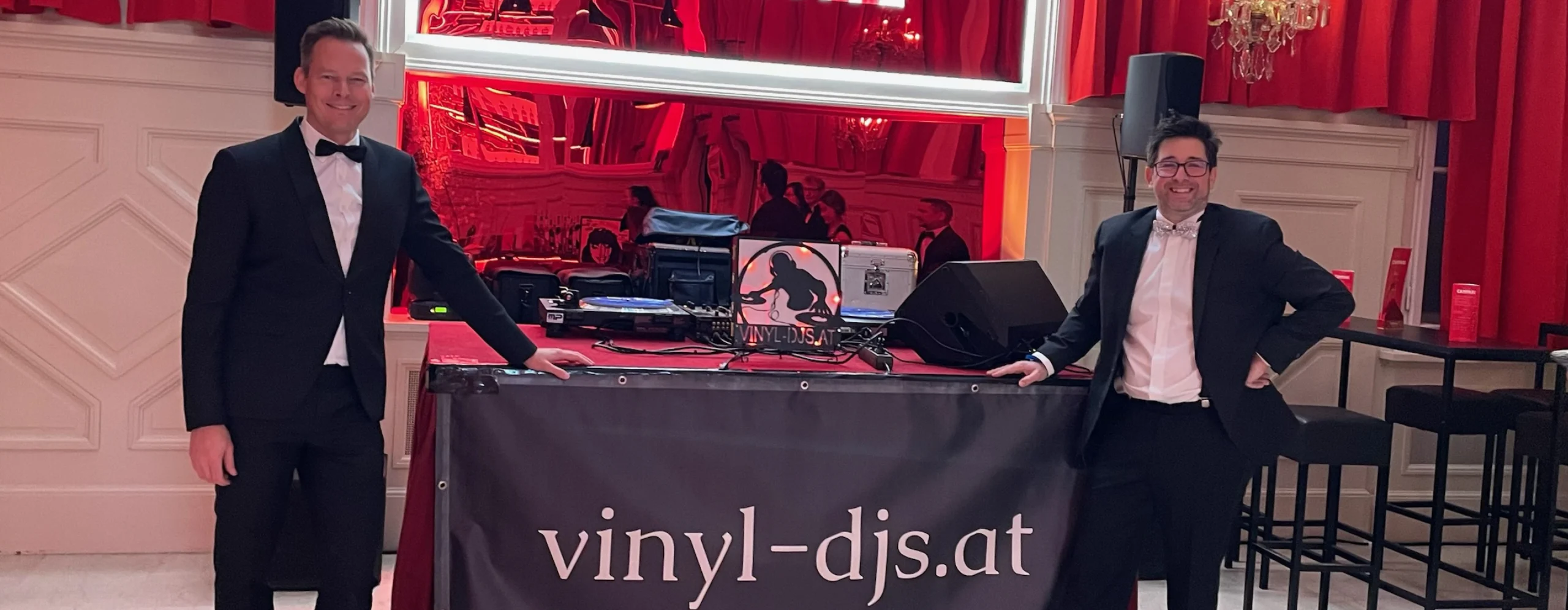 photo of the Vinyl DJs DJ Deusl & DJ Scout